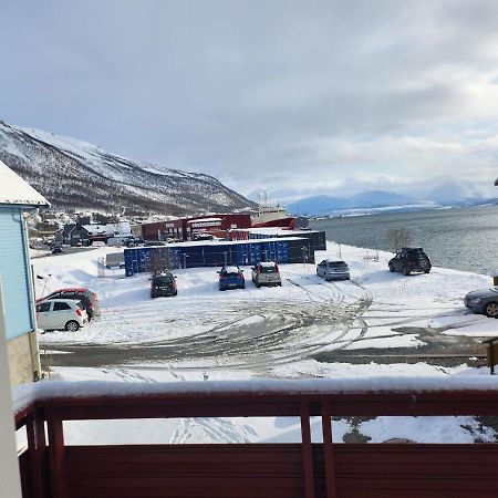 Apartment By The Lakeside Тромсьо Екстериор снимка