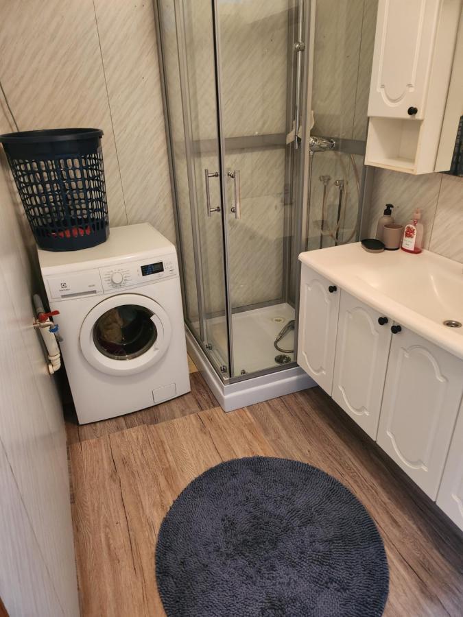 Apartment By The Lakeside Тромсьо Екстериор снимка